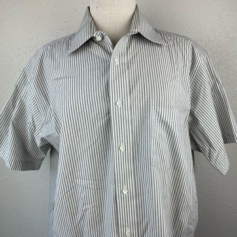 Claybrooke Wrinkle Free Short Sleeve Button Down Shirt Size 16.5 Neck EUC
